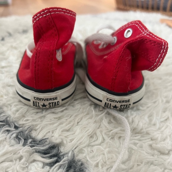 Red high top toddler converse - Picture 2 of 3